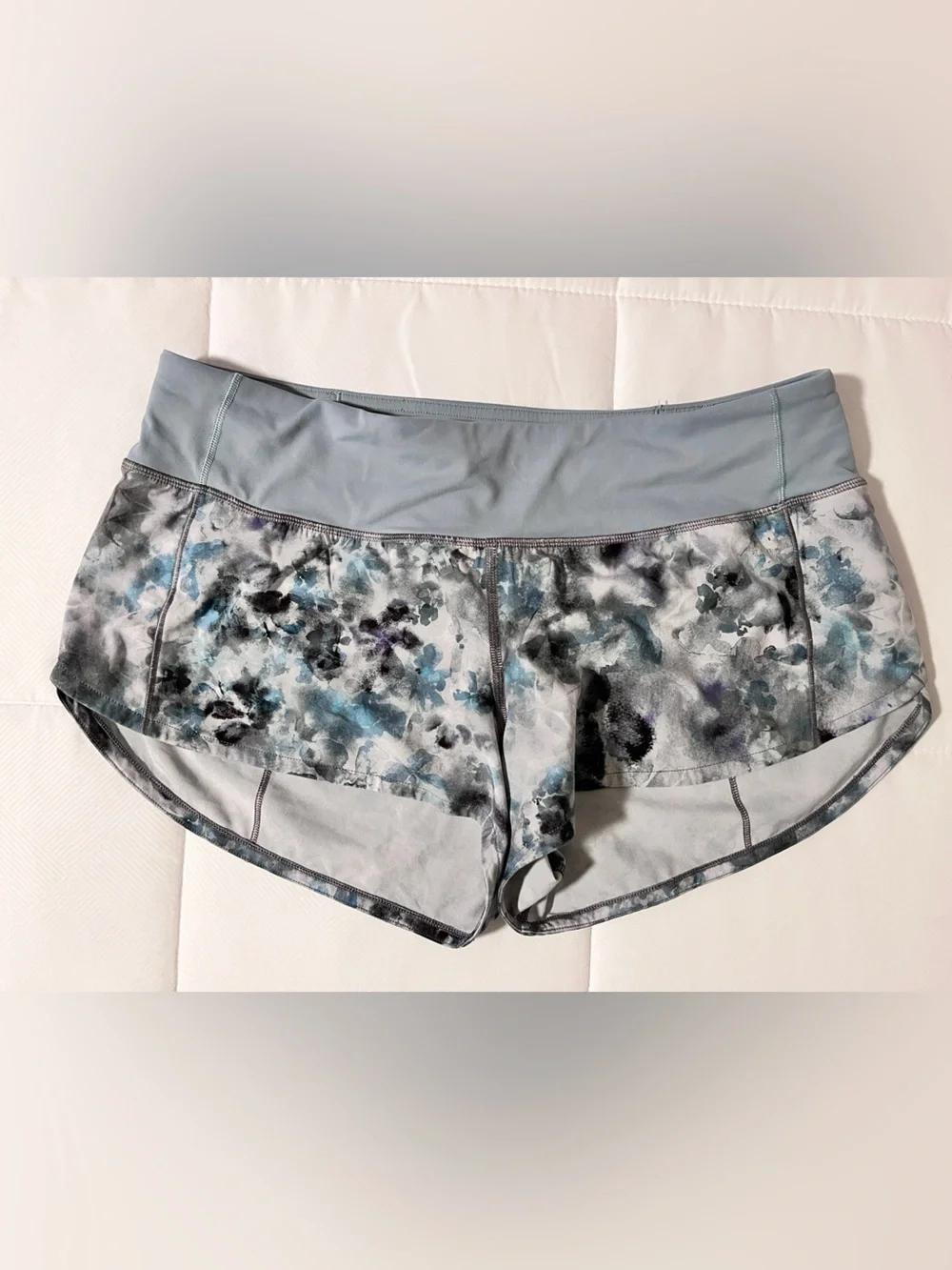 Lululemon Speed Up shorts